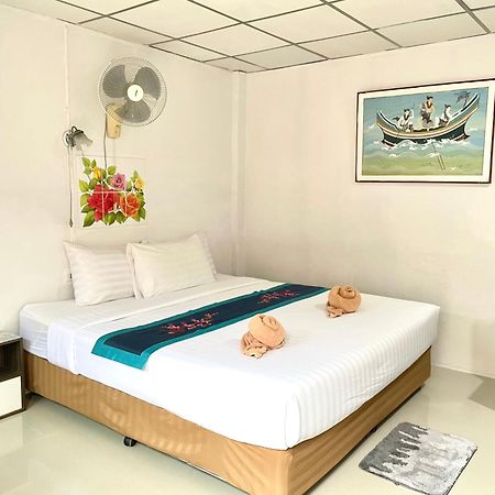 Jj Karon Beach Hotel Экстерьер фото