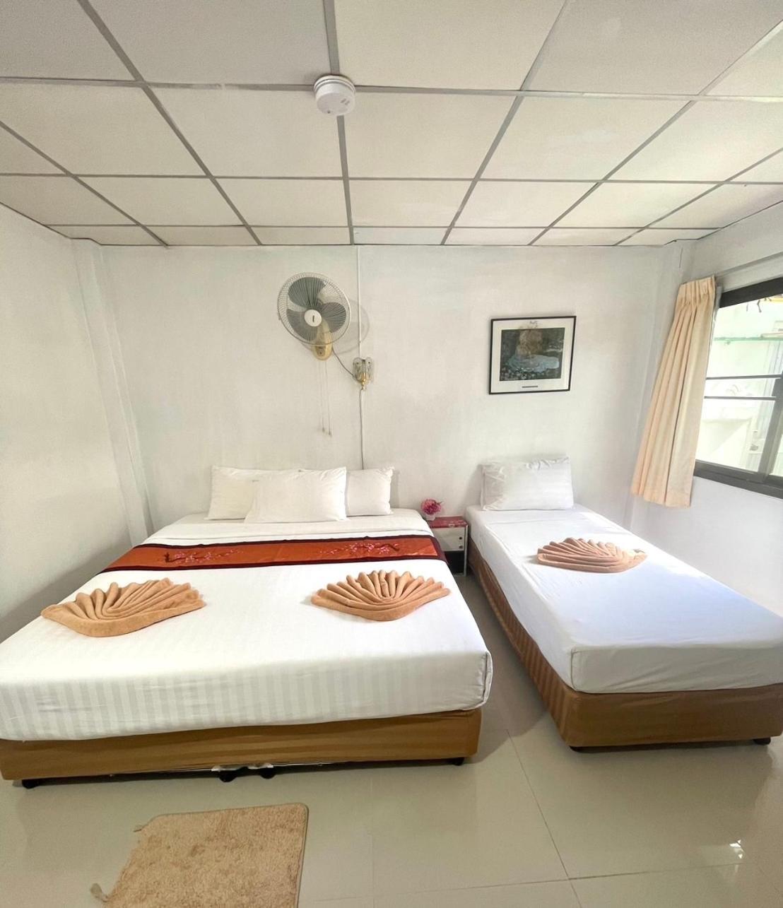 Jj Karon Beach Hotel Экстерьер фото