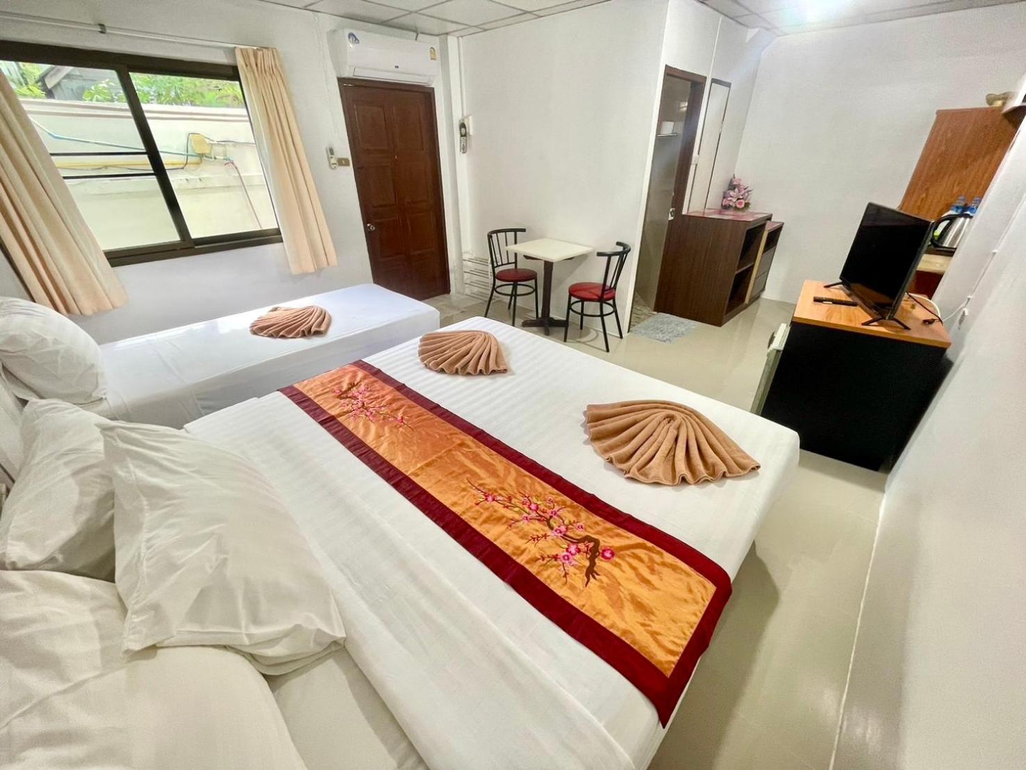 Jj Karon Beach Hotel Экстерьер фото