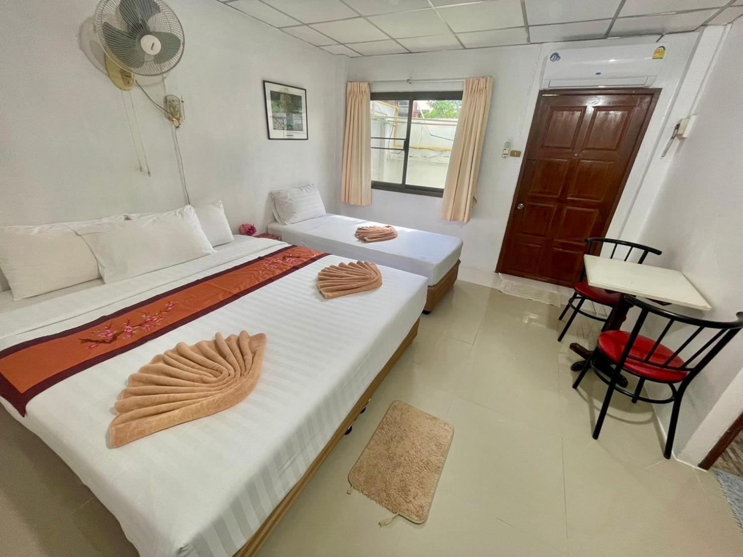Jj Karon Beach Hotel Экстерьер фото
