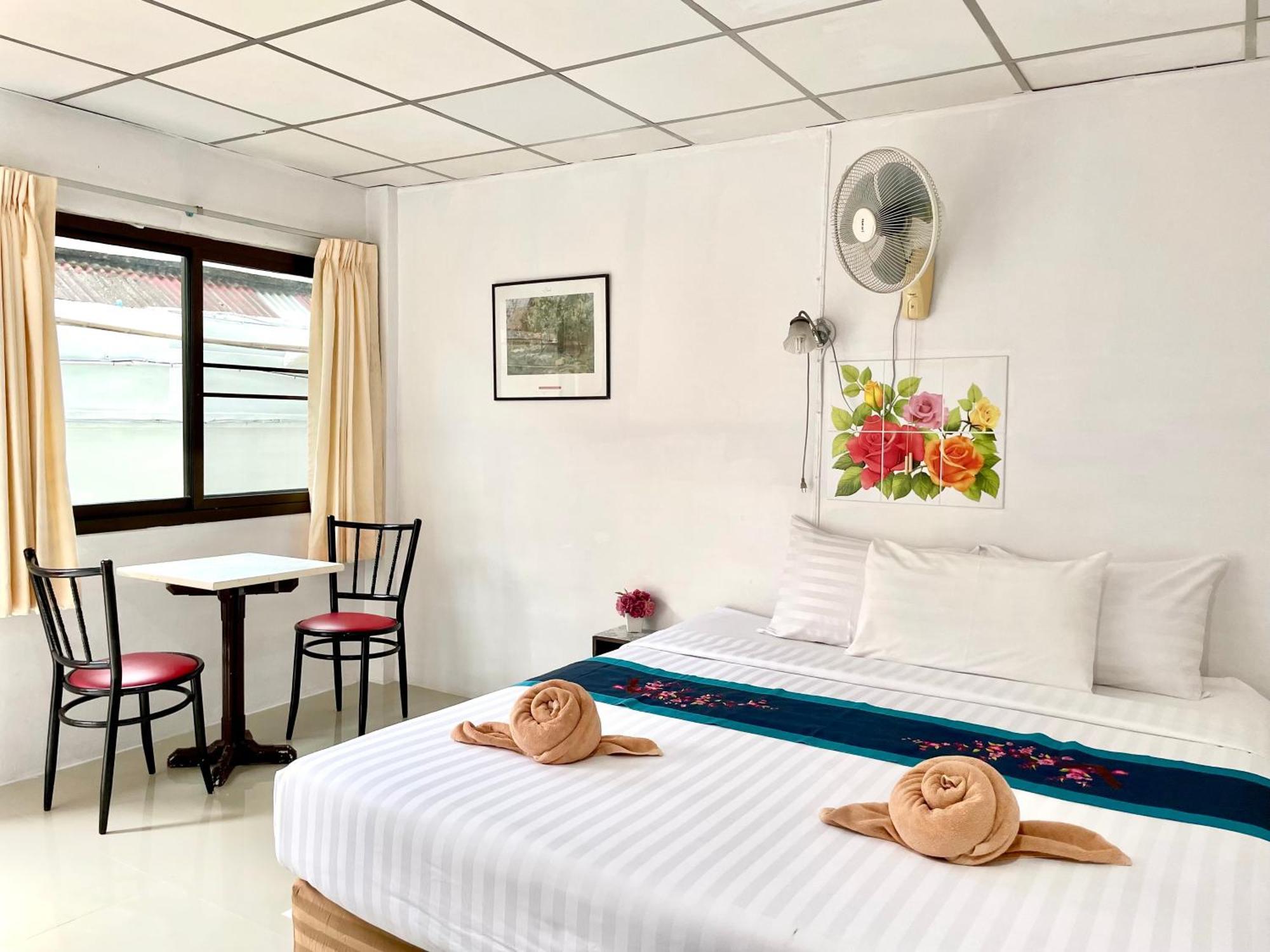 Jj Karon Beach Hotel Экстерьер фото