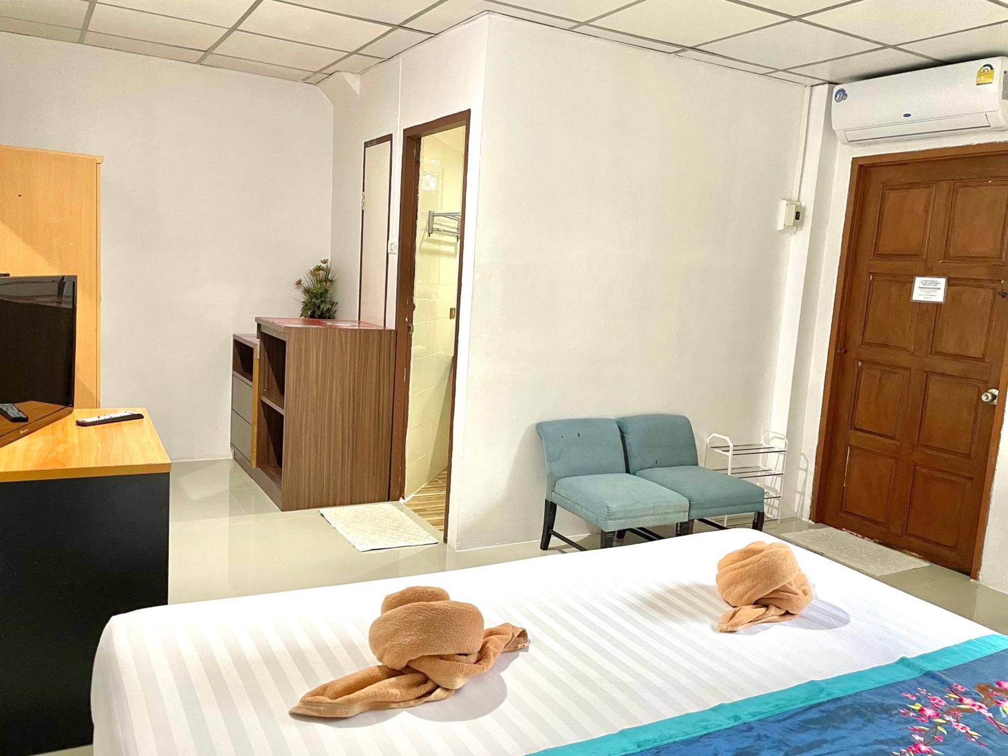 Jj Karon Beach Hotel Экстерьер фото