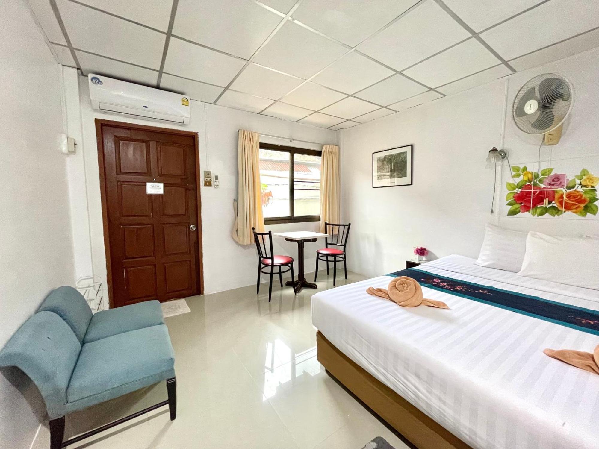Jj Karon Beach Hotel Экстерьер фото