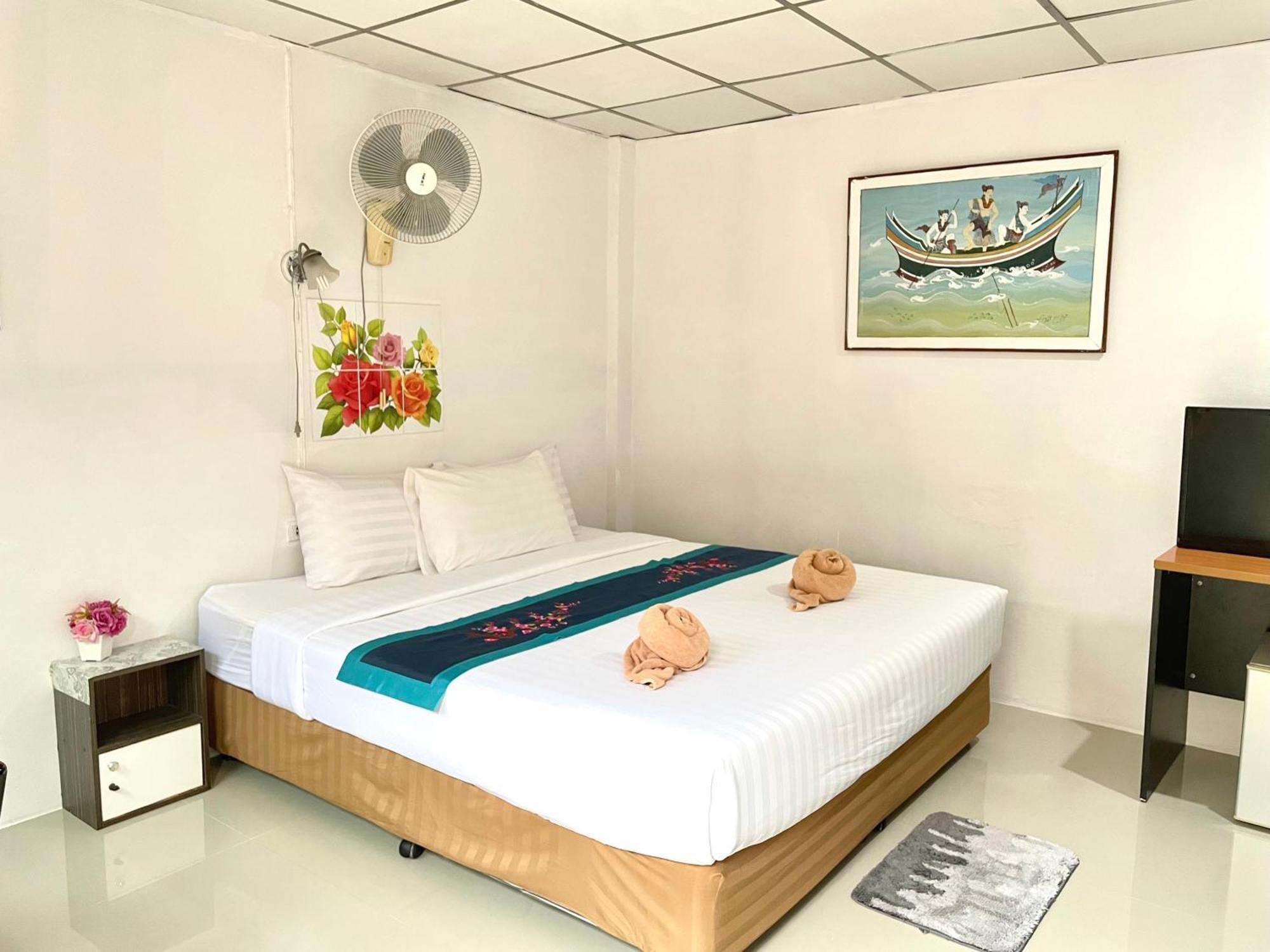 Jj Karon Beach Hotel Экстерьер фото