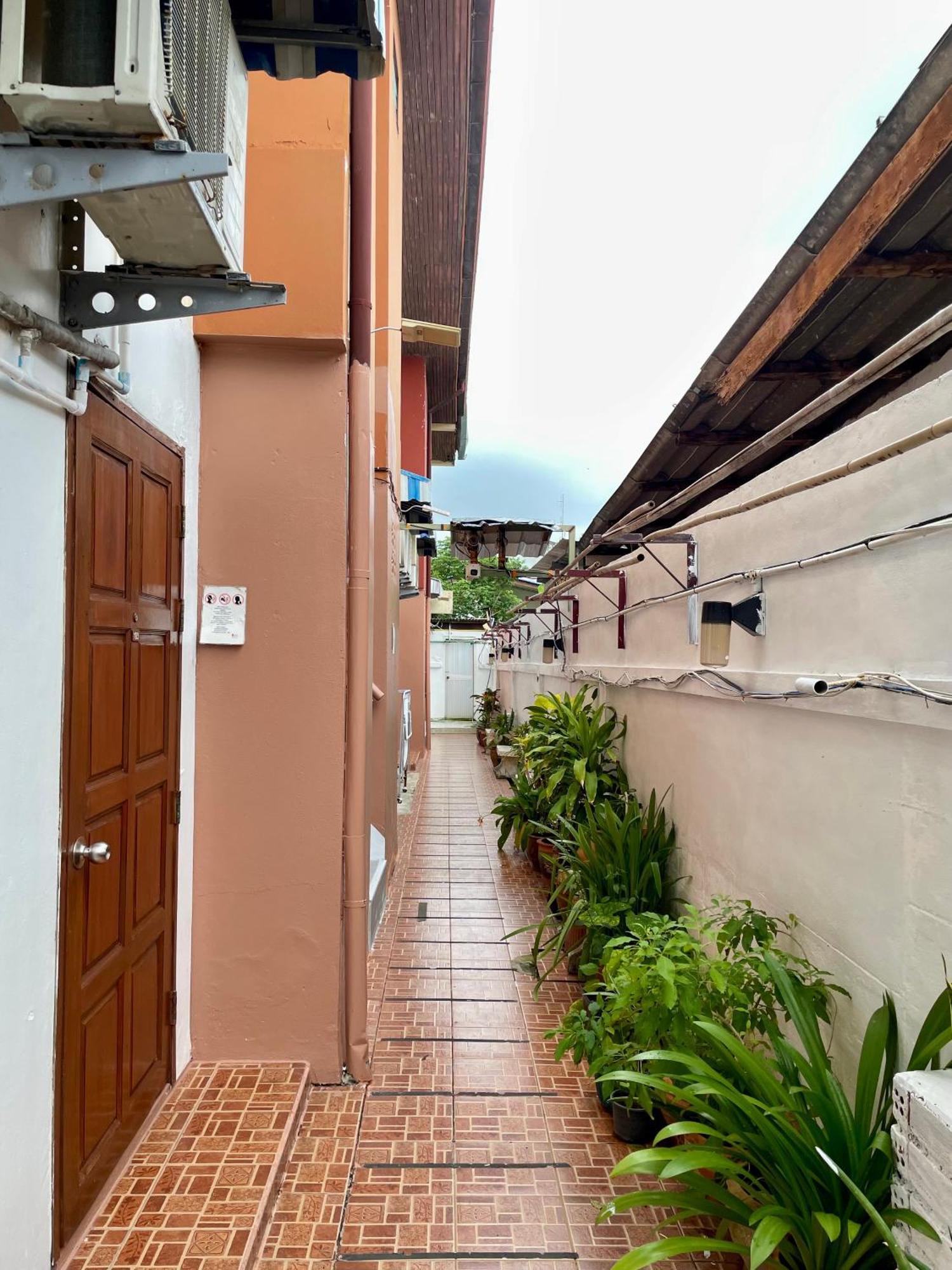 Jj Karon Beach Hotel Экстерьер фото