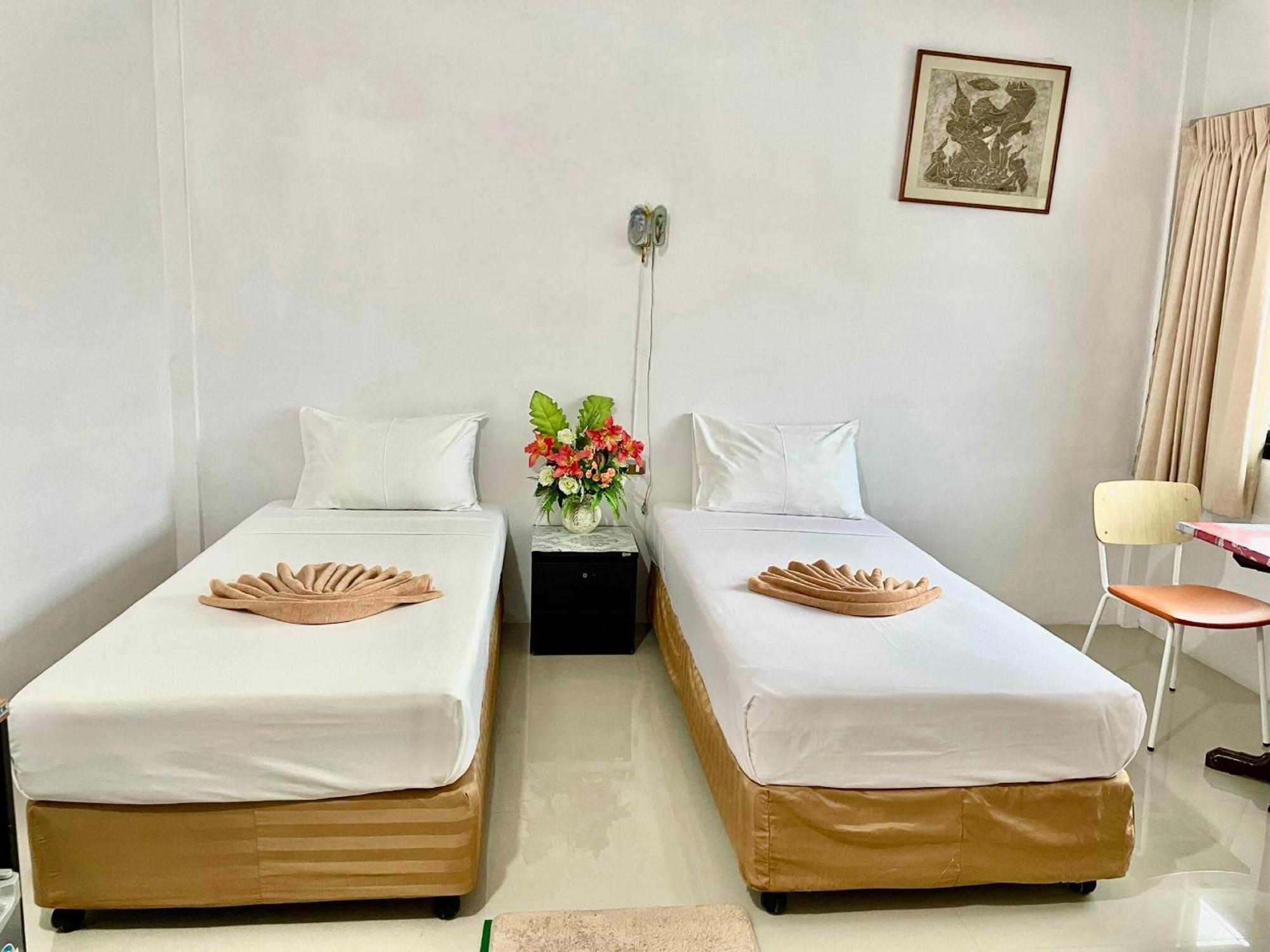 Jj Karon Beach Hotel Экстерьер фото