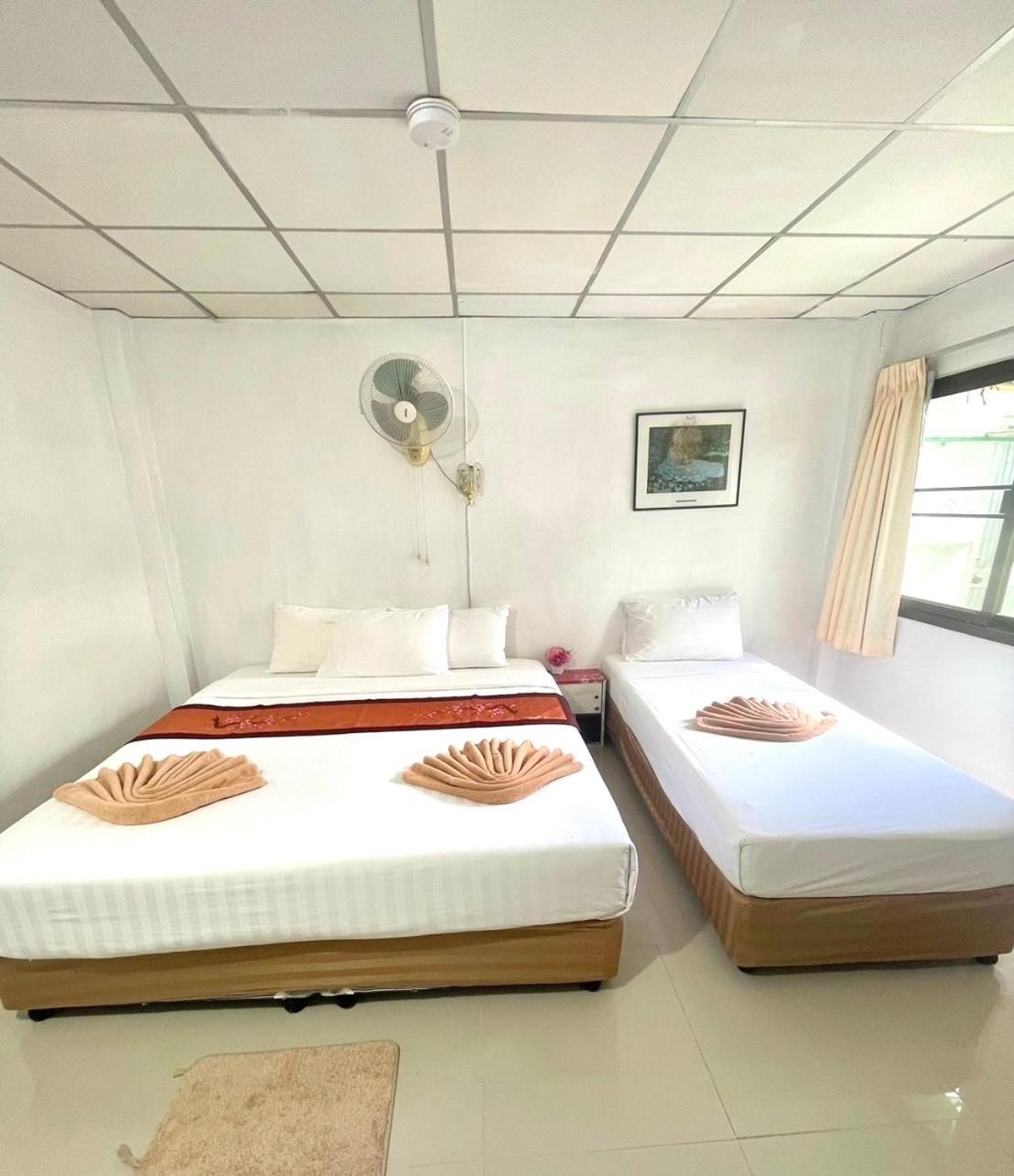 Jj Karon Beach Hotel Экстерьер фото